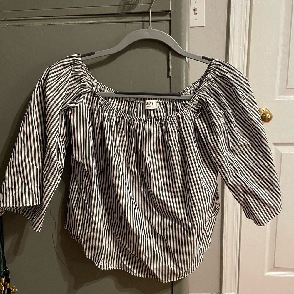 Renvy Black and White Puff Sleeve Blouse